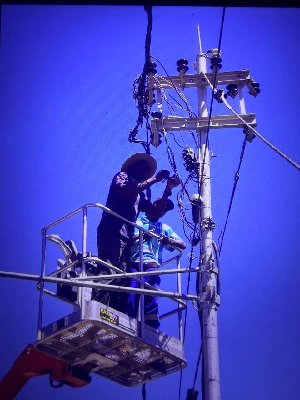 Mabcor electrical field team